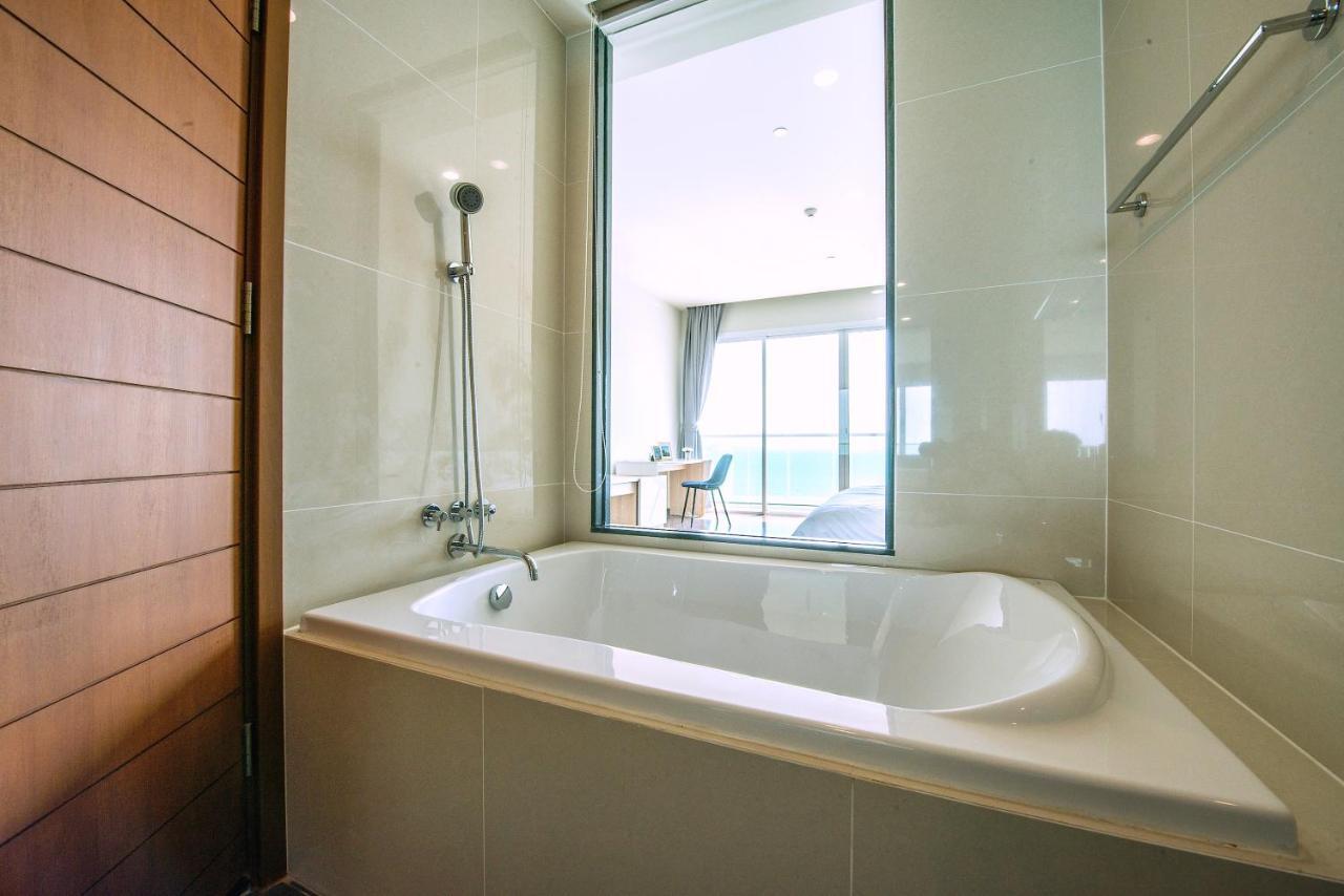 Movenpick Residences Pattaya With Ocean View Наджомтьєн Екстер'єр фото